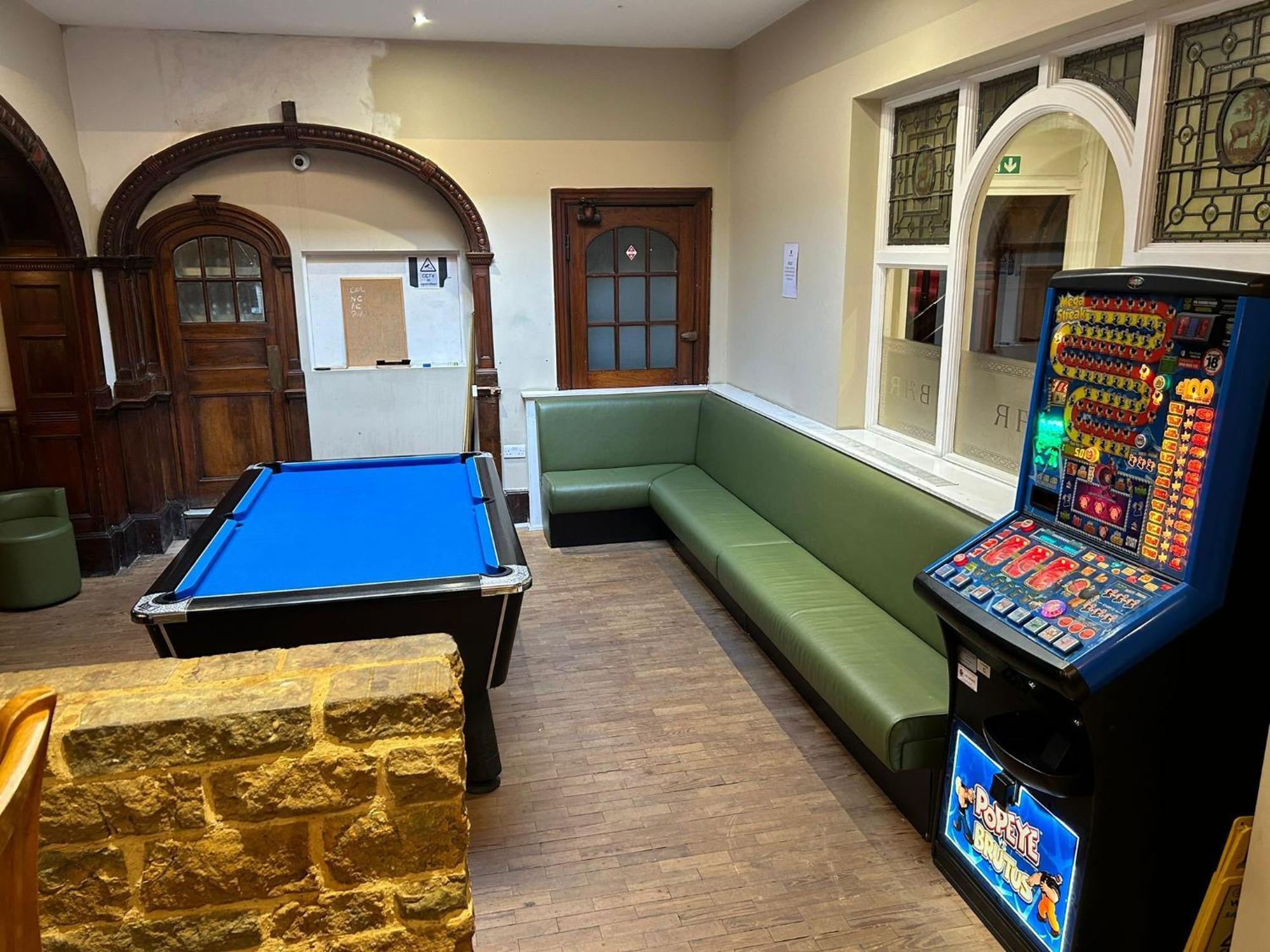 The Hind Hotel Wellingborough Exterior foto
